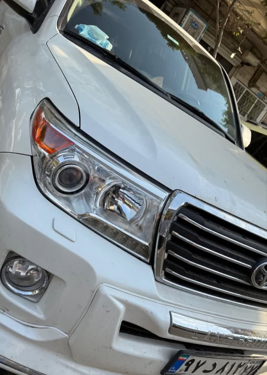 چراغ عقب خودرو